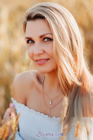 202132 - Svetlana Age: 39 - Russia